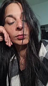 patatinahot87 online show from May 6, 7:18 pm