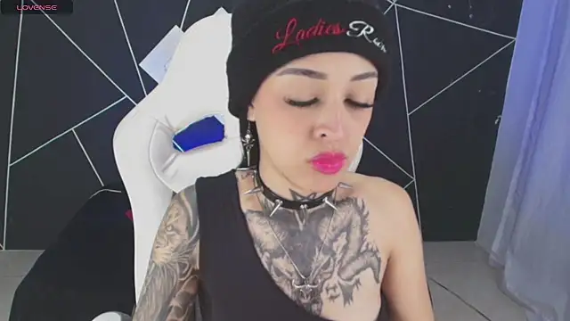 farichell online show from October 27, 8:47 pm