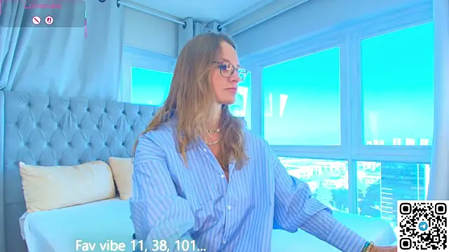 Milf Tea online show from May 6, 11:25 am