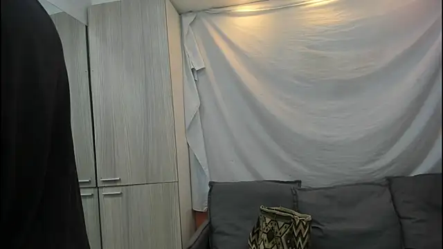 Mhelanny2 online show from January 16, 6:15 pm