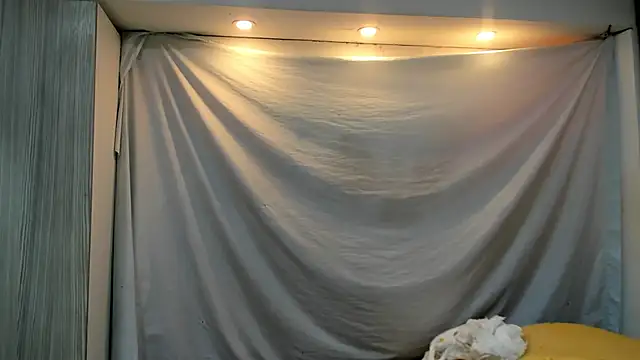 Mhelanny2 online show from March 18, 5:07 pm