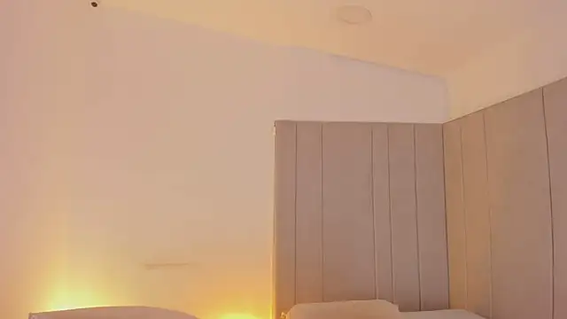 luisah  online show from May 19, 2:07 am