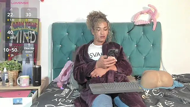 StefanyMiler online show from May 24, 4:00 am