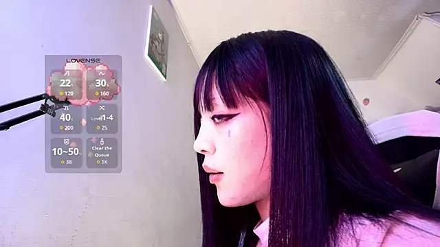 Snapshot of Persia_09 chatting on October 3, 3:33 am Persia 09 online show from October 3, 3:33 am