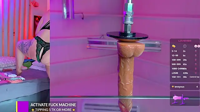 Miss Pawi online show from December 3, 8:44 pm