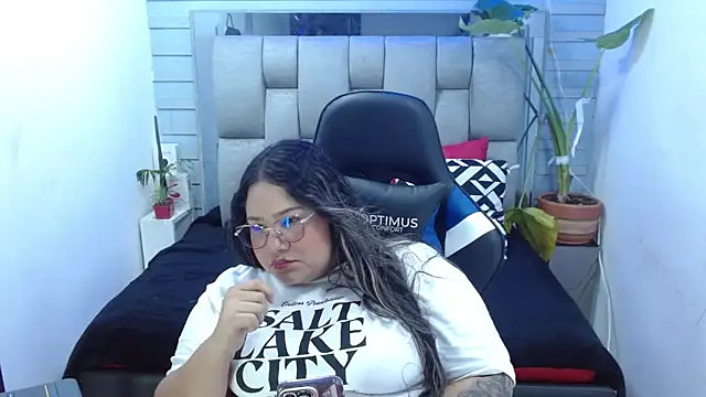 evelin zaens online show from May 11, 5:42 am
