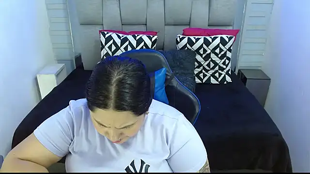 Snapshot of evelin_zaens chatting on September 16, 5:48 am evelin zaens online show from September 16, 5:48 am