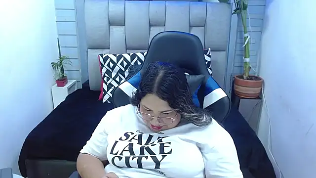 evelin zaens online show from May 10, 5:31 am