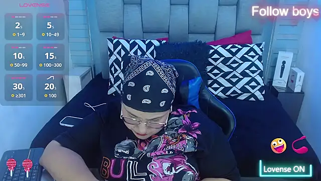 Snapshot of evelin_zaens chatting on September 15, 5:38 am evelin zaens online show from September 15, 5:38 am