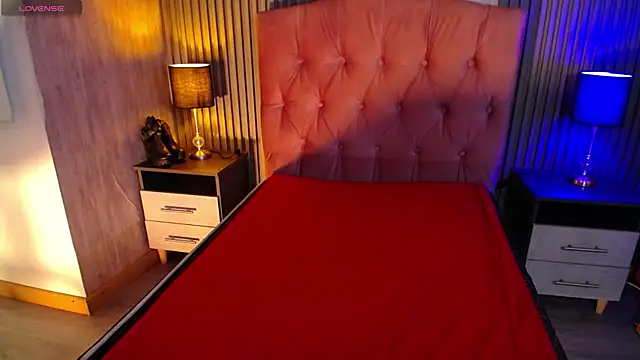 alicia moom online show from May 8, 8:32 pm