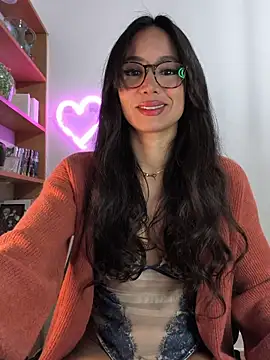 Naughty-Jessie online show from February 12, 10:00 pm