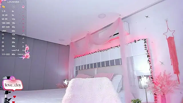 saridethot online show from May 14, 11:43 pm