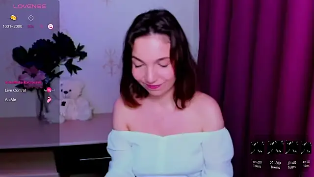 KindHazelHere  online show from May 16, 5:43 am