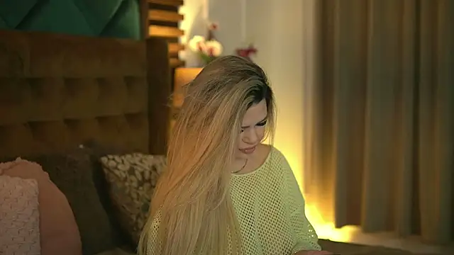 SophieBoobsX online show from December 2, 6:04 am