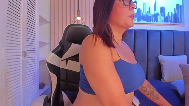ashlye miller  online show from May 8, 7:59 pm