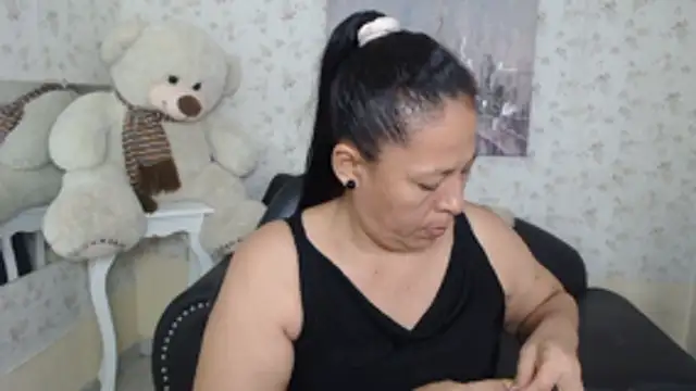 mature martina online show from May 20, 10:07 pm