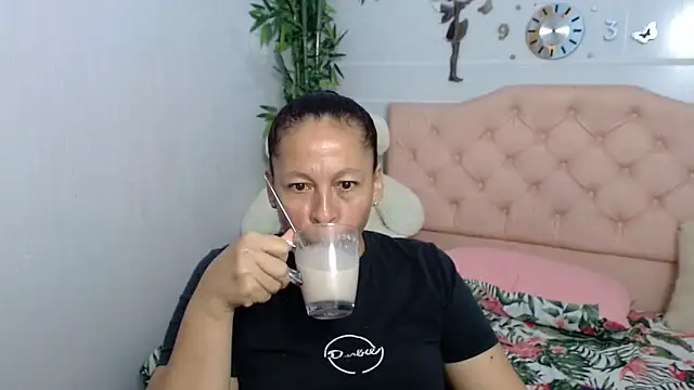 mature martina online show from September 24, 10:31 pm
