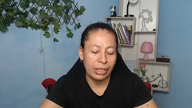 mature martina online show from December 22, 7:39 pm