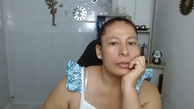 mature martina online show from May 9, 9:28 pm