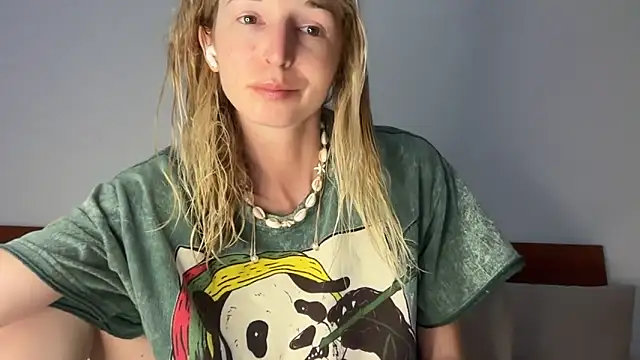 ivankai  online show from March 19, 1:04 pm