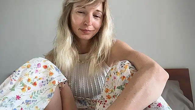 ivankai  online show from April 6, 4:46 am