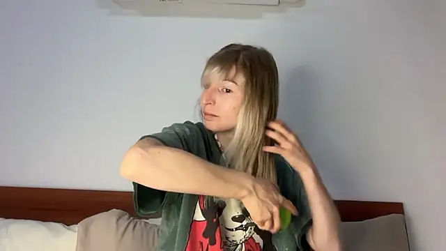 ivankai  online show from April 1, 1:41 pm