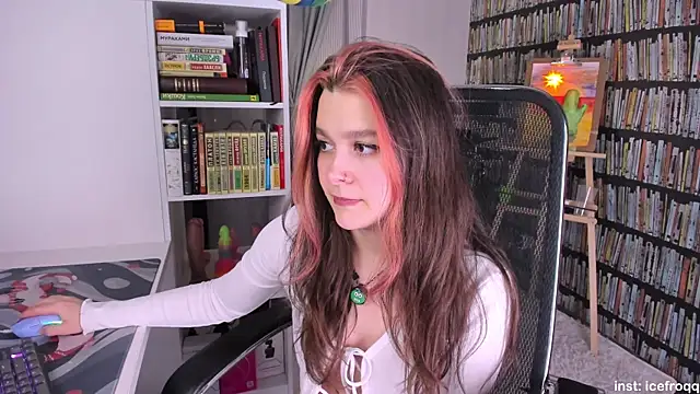 icefroqq online show from April 28, 8:46 pm