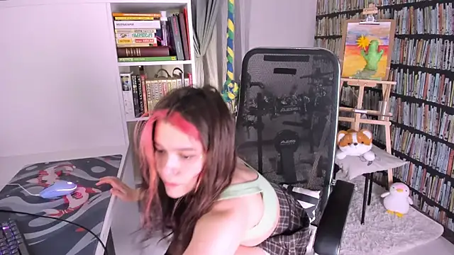 icefroqq online show from April 8, 8:22 pm