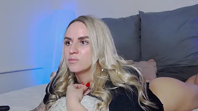 SofiJames online show from January 7, 7:01 am