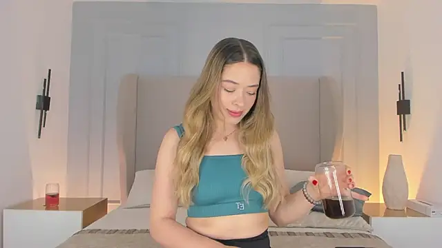chloe d online show from May 6, 10:36 pm