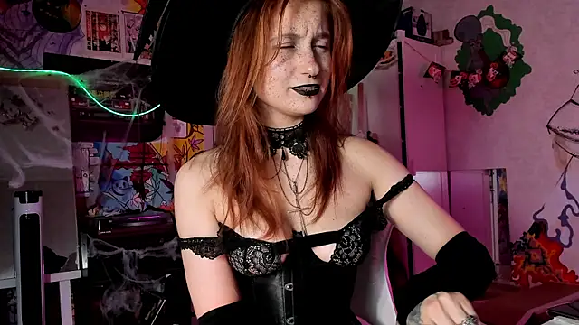 Sunny Mouse  online show from November 8, 6:24 pm