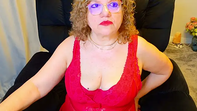 maggiemilff online show from May 14, 4:07 am