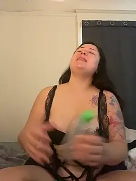 xocrybaby online show from October 18, 4:53 pm