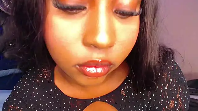 MichaelaCox online show from April 7, 7:38 pm