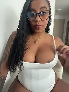 charlotteeruss online show from December 14, 2:01 pm