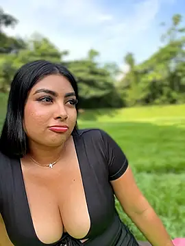 NatashaBrown12 online show from May 8, 8:32 pm
