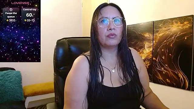 amalia brunette online show from December 20, 11:20 pm