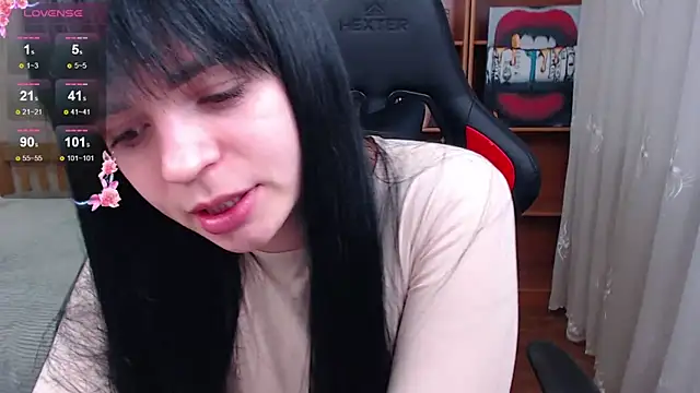 JuicyJess online show from February 8, 6:00 pm