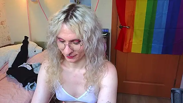 Lori Myaf online show from May 28, 1:09 pm