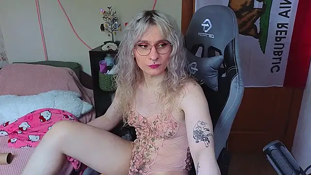 Lori Myaf online show from May 18, 2:12 pm