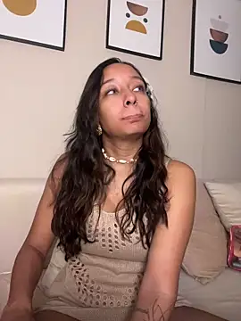 DianaHopson online show from May 15, 11:46 am