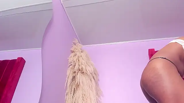 Shanelle   online show from February 28, 3:00 pm