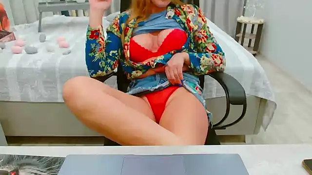 EveLove33 online show from May 17, 5:34 pm