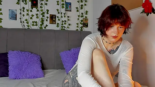 miss Lizzy online show from May 14, 1:33 am