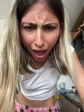 Ameellie online show from May 8, 2:42 pm