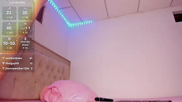 Letizia West  online show from October 21, 8:18 am