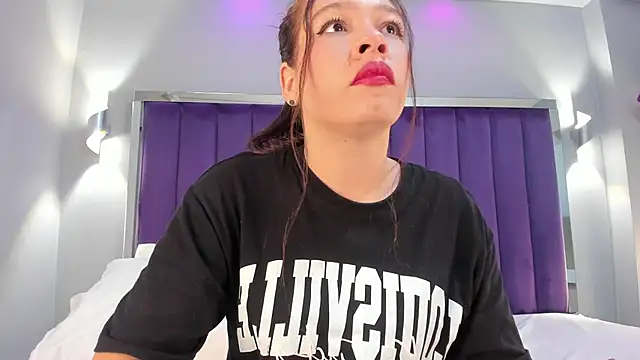 SaraRiley online show from November 8, 11:32 pm