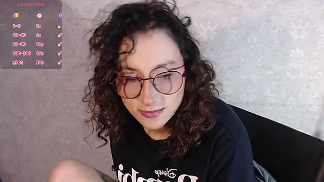 little  amy  online show from November 3, 8:57 pm