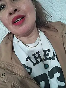 Snapshot of isabellacen chatting on October 16, 2:30 pm isabellacen online show from October 16, 2:30 pm