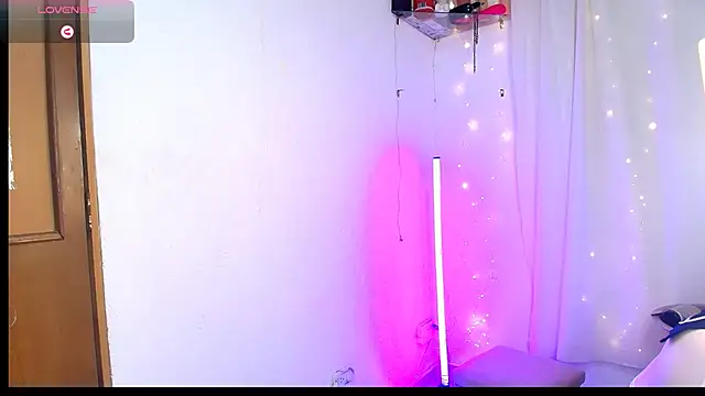 Natasha Wilde  online show from October 14, 9:28 pm